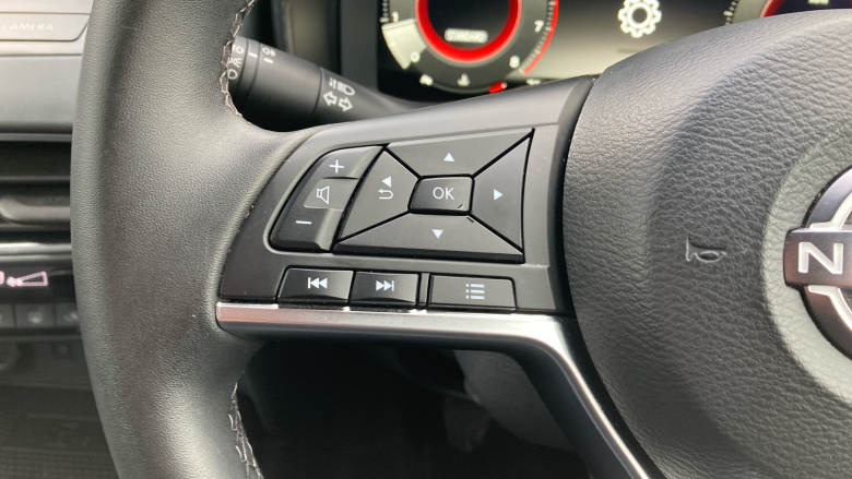 Nissan Juke 1.0 DiG-T N-Connecta 5dr Petrol Hatchback